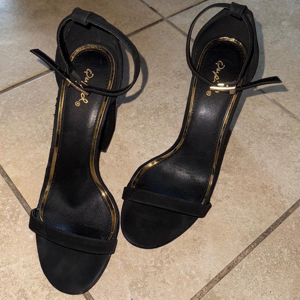 Qupid Black Heels Strappy Elegance